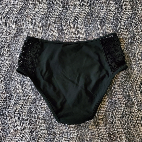 Bikini Bottom - Picture 2 of 2